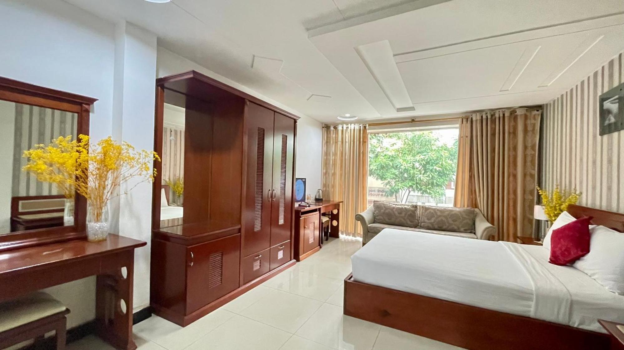 Khách sạn Gold Hotel, Saigon